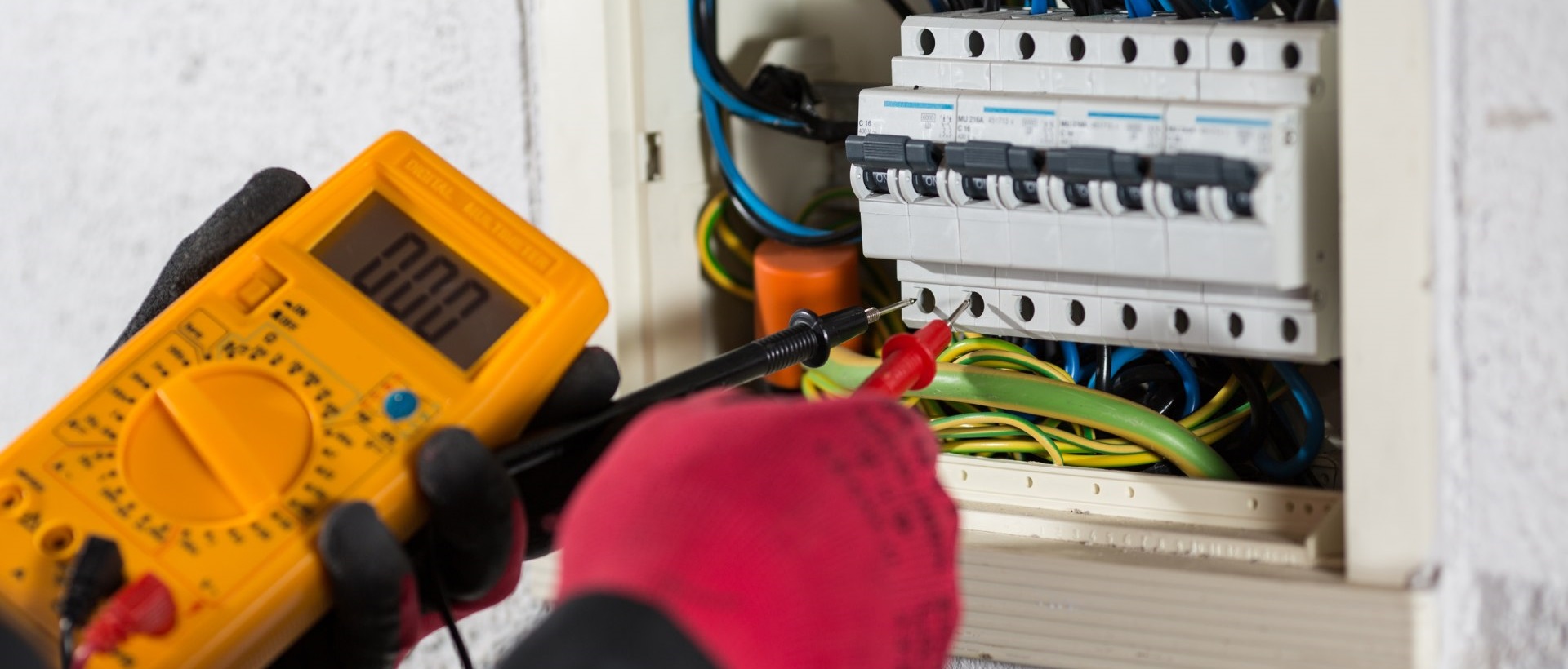 Electricians KT14