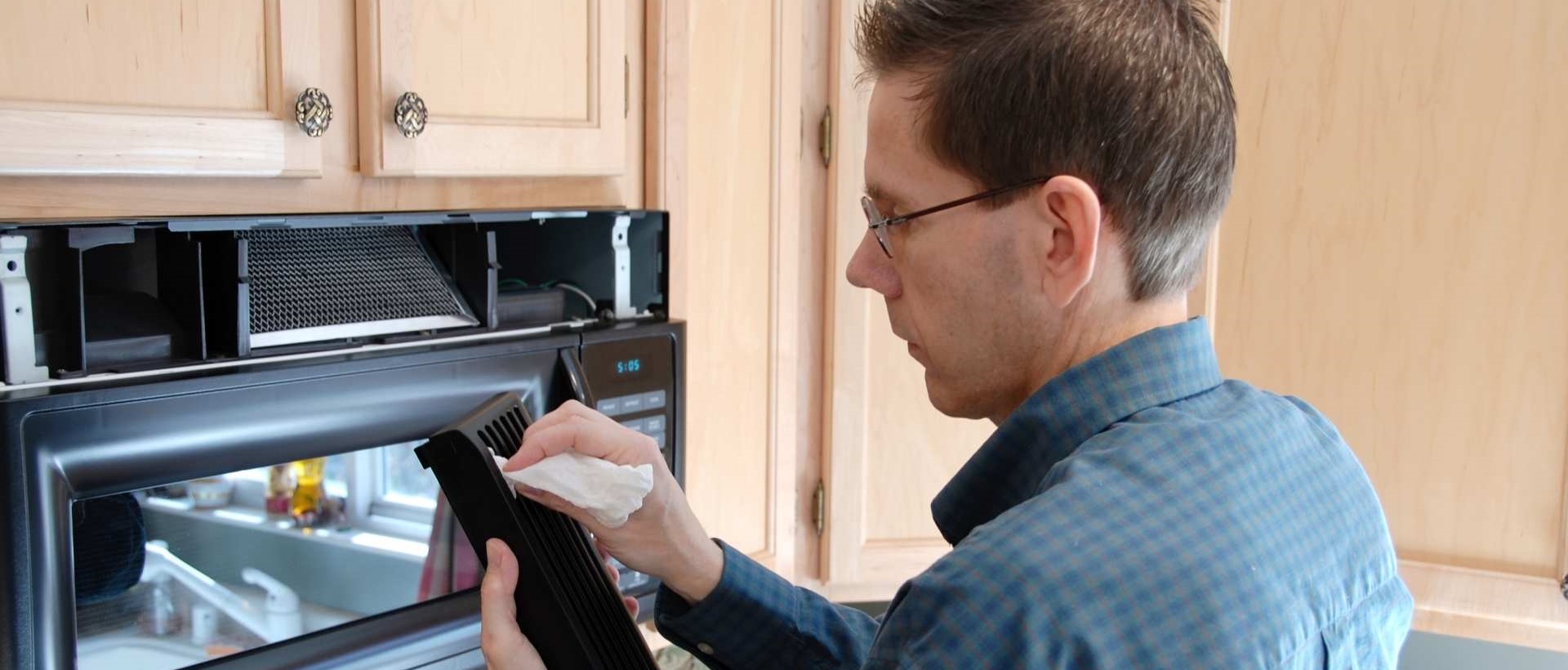 Kitchen fitters KT14